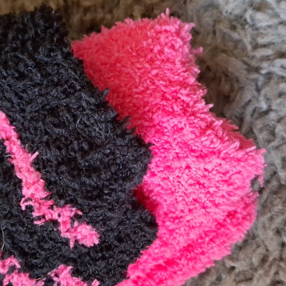 NWT 2-pair Aerosoles slipper socks - Picture 3 of 5